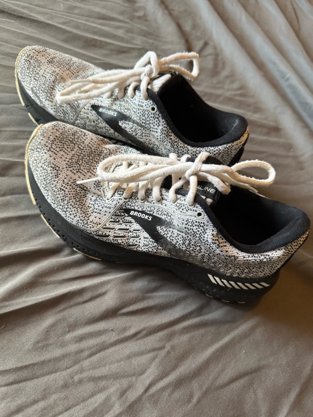 Brooks Running Sneakers Womens Sz.7